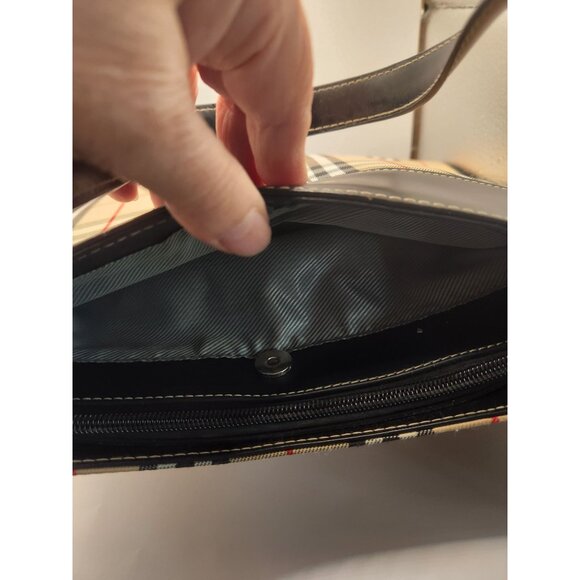 Burberry Check Canvas LG Shoulder Bag - Picture 7 of 11